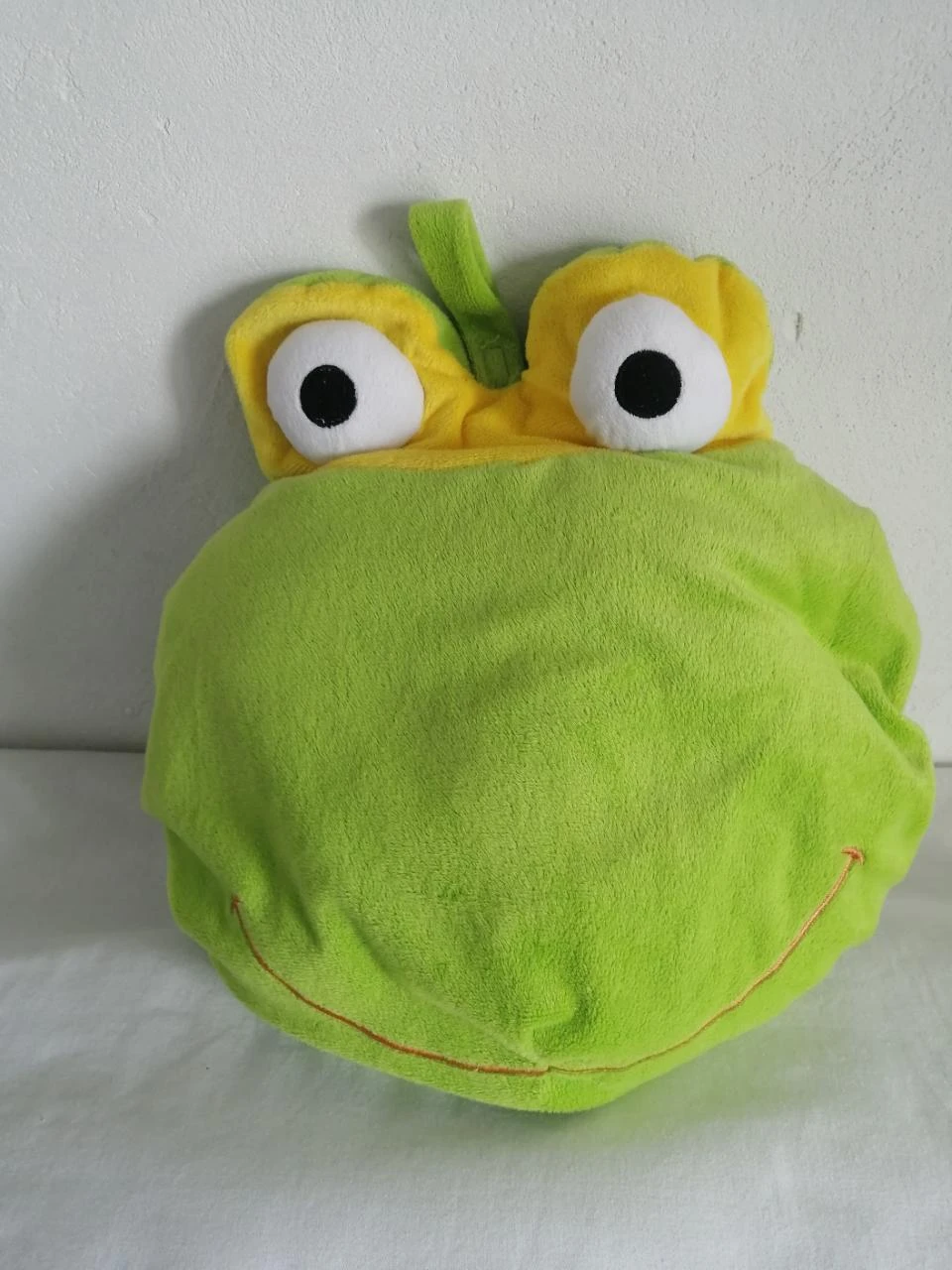 coussin peluche grenouille
